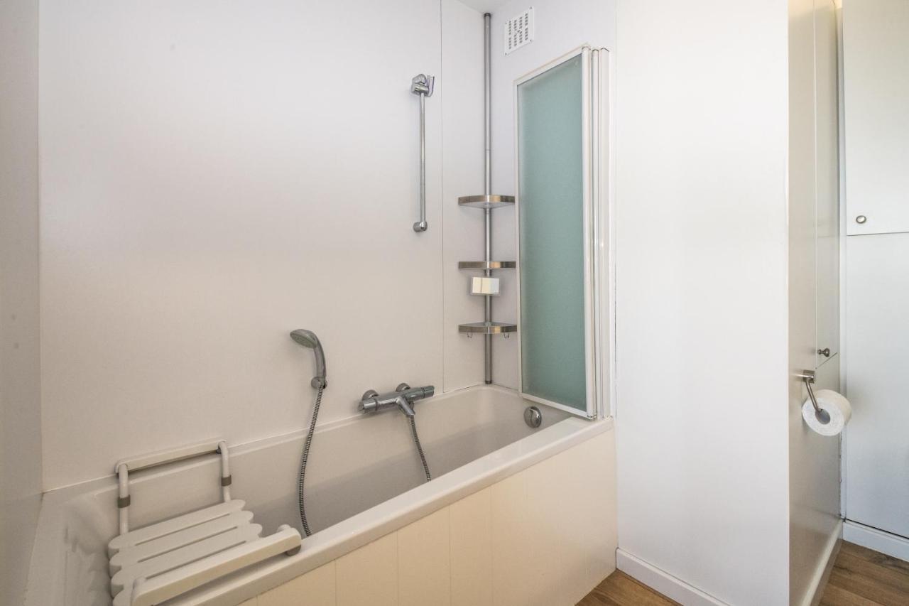 Res Helix 1slp App Zeezicht En Parking Apartment *